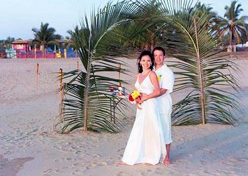 Wedding on beach at El Manantial, April 4 2006