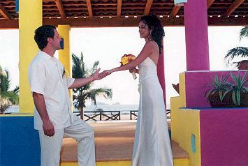 Exchanging wedding vows at El Manantial