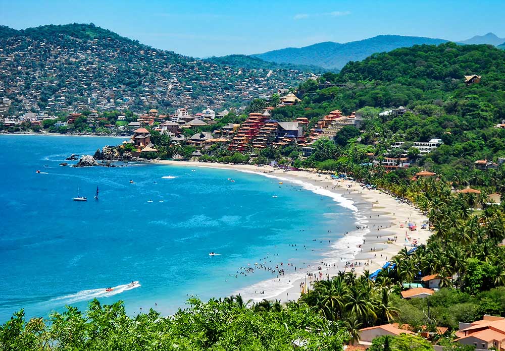 Playa La Ropa, Zihuatanejo, Mexico (photo courtesy LaRopaBeach.com)