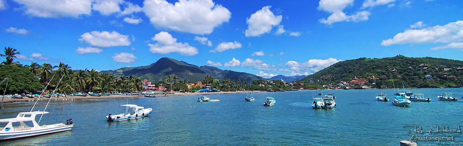 Wide-angle view of Zihuatanejo