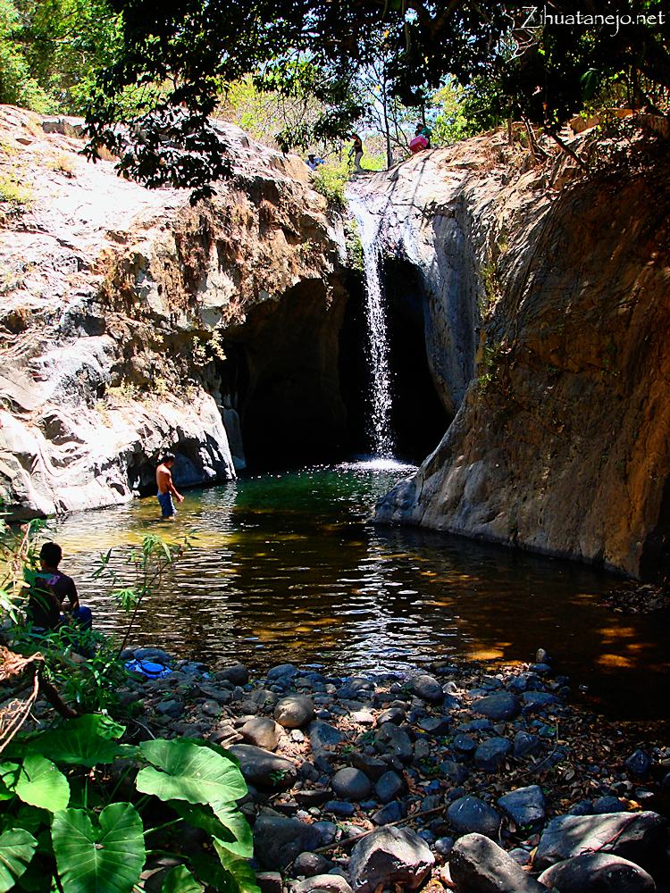 Waterfall at Mesas de Bravo, Sierra de Zihuatanejo