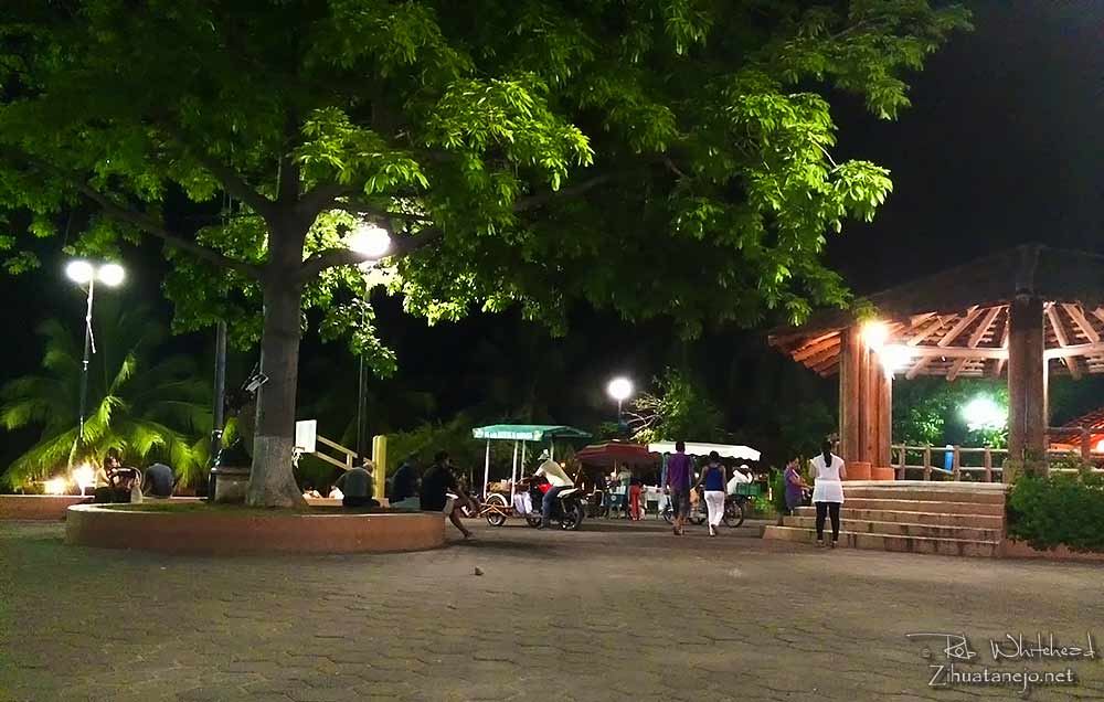 Zócalo at night, Zihuatanejo