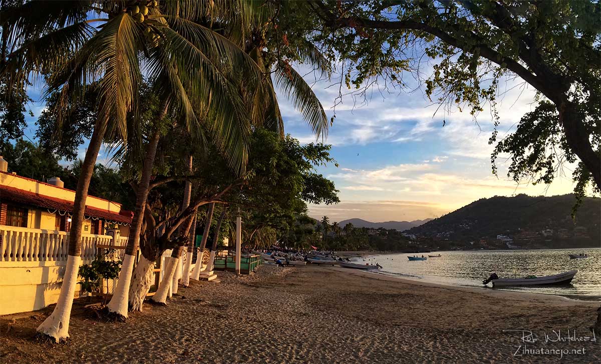 Playa Principal, Zihuatanejo Bay