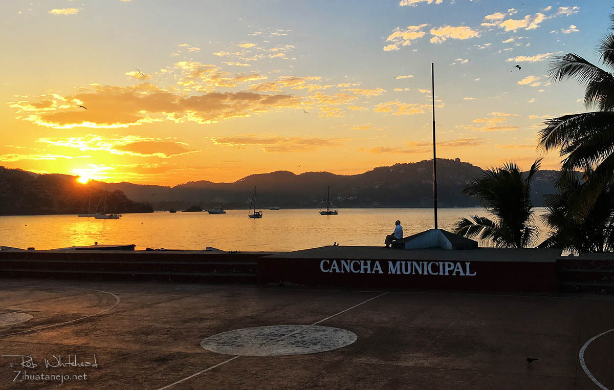 Sunrise from the Cancha Municipal, Zihuatanejo