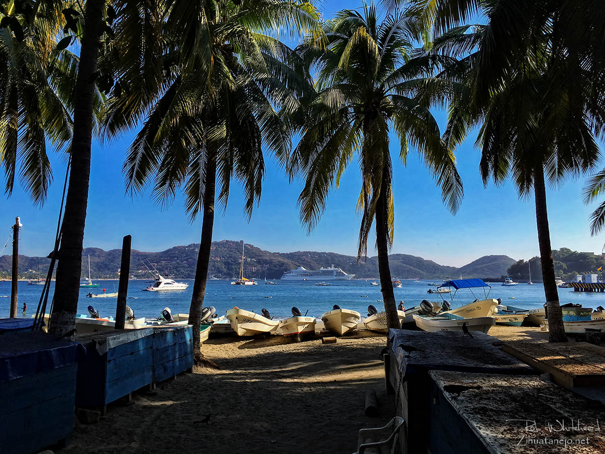 Silver Whisper at anchor in Zihuatanejo Bay