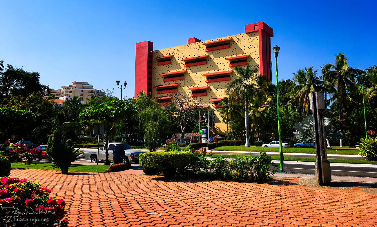Former Hotel Presidente now Holiday Inn, Ixtapa