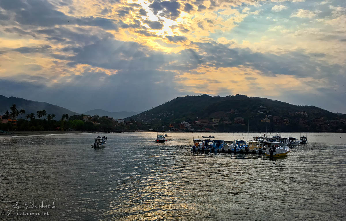 Water taxis, Zihuatanejo
